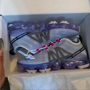 Air Vapormax never been worn 6.5 women’s
